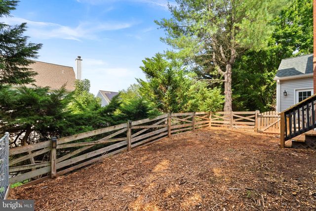 46415 HAMPSHIRE STATION DR, Sterling, VA 20165