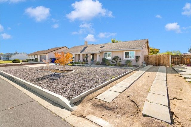 12718 Triple Tree Terrace, Victorville, CA 92392
