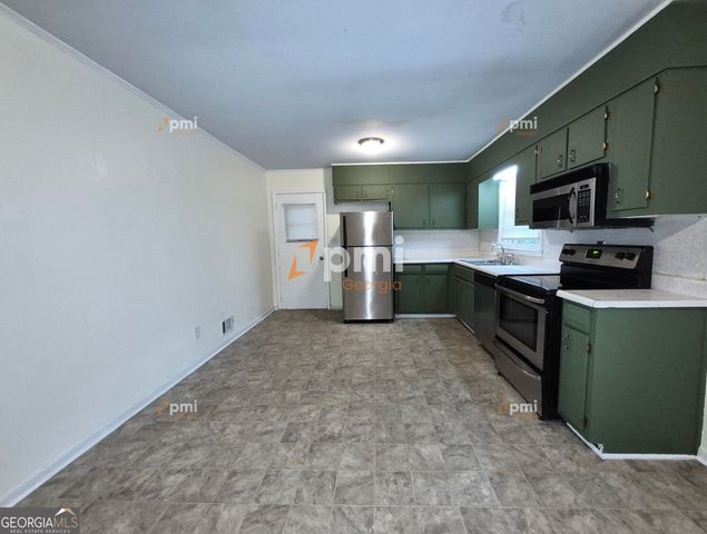650 Jefferson Avenue, Fayetteville, GA 30214