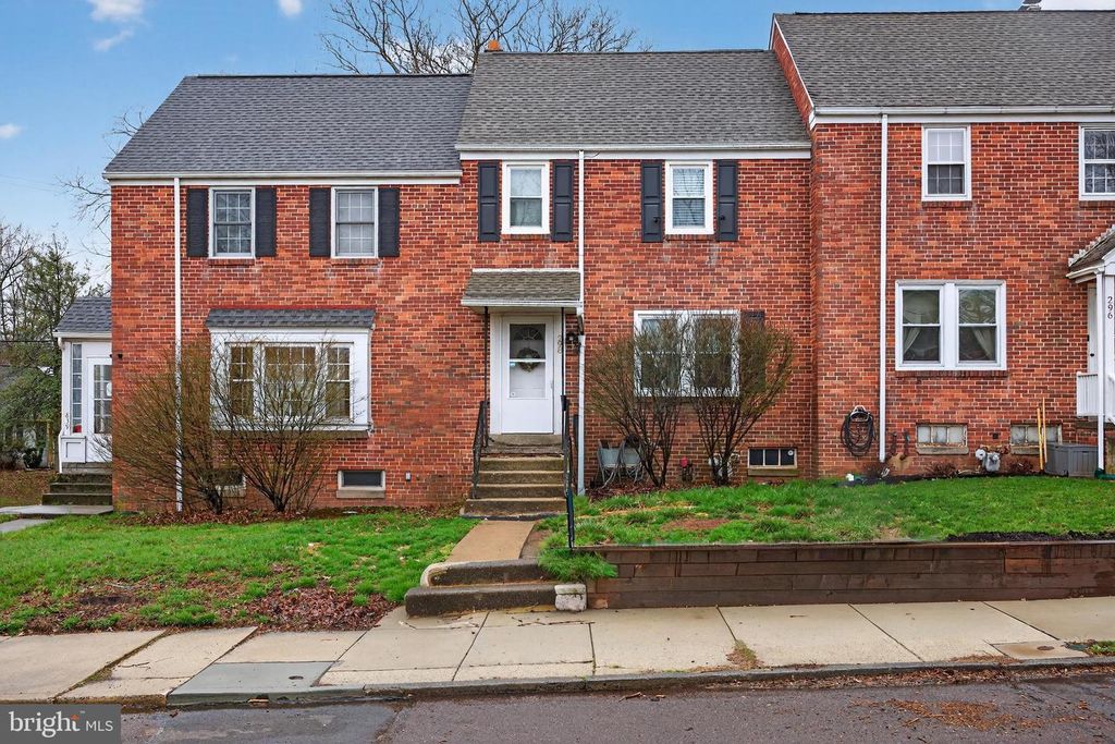 298 DIAMOND ST, Pottstown, PA 19464