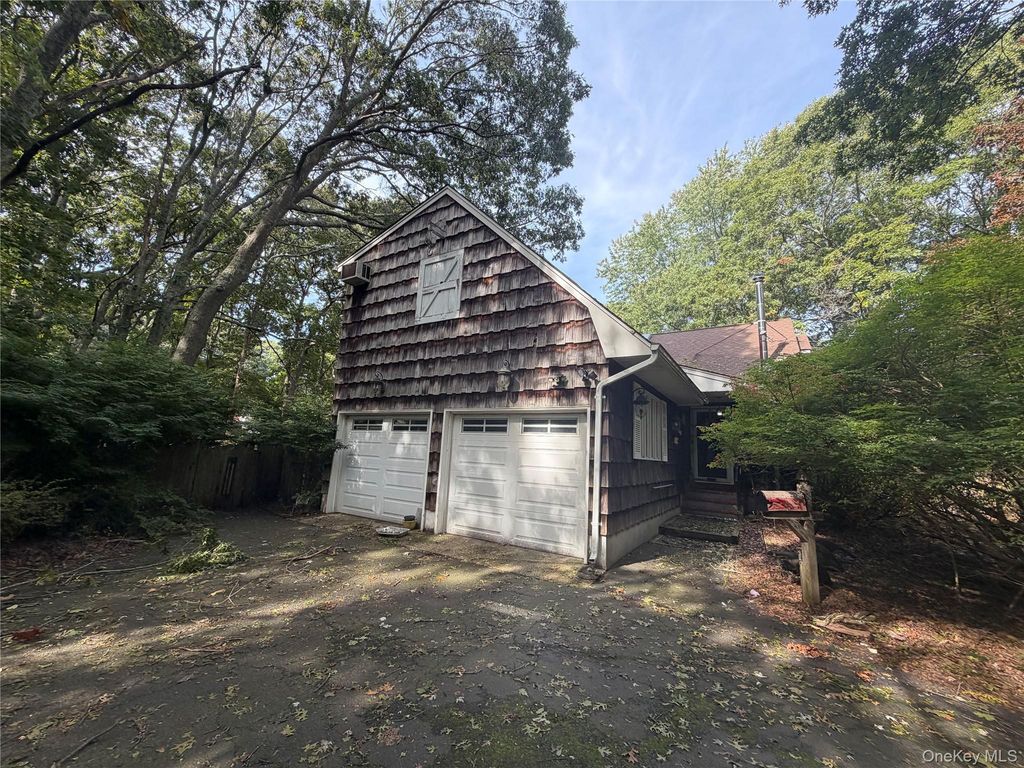 80 Woodacres Road, Patchogue, NY 11772 — photo 2