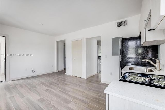 572 NE 67th St 1, Miami, FL 33138