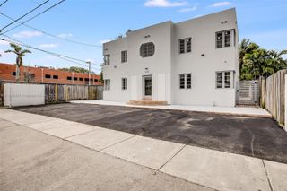 572 NE 67th St 1, Miami, FL 33138