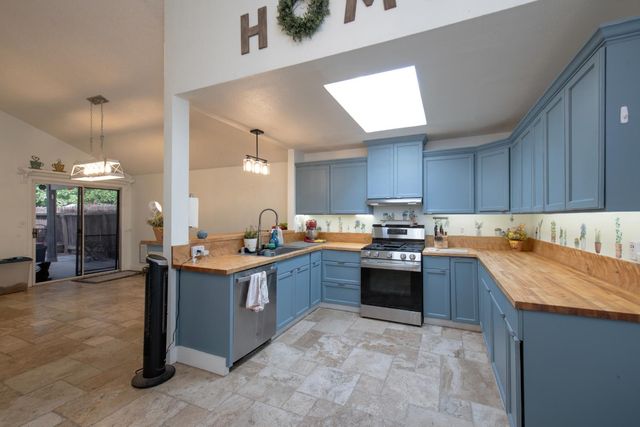 2609 N Hanover Avenue, Fresno, CA 93722