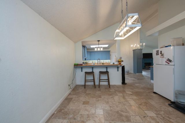 2609 N Hanover Avenue, Fresno, CA 93722