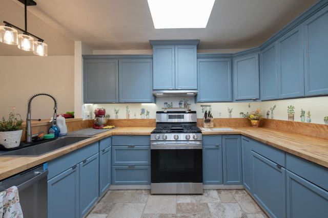 2609 N Hanover Avenue, Fresno, CA 93722