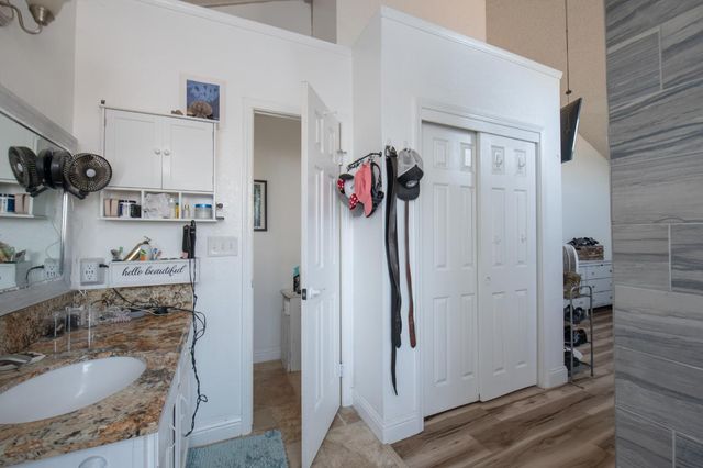 2609 N Hanover Avenue, Fresno, CA 93722