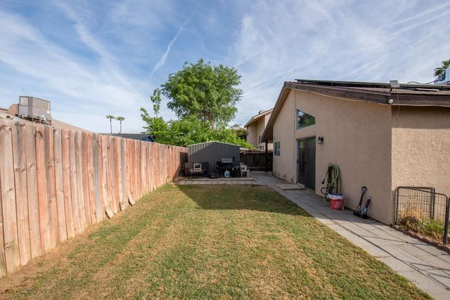 2609 N Hanover Avenue, Fresno, CA 93722