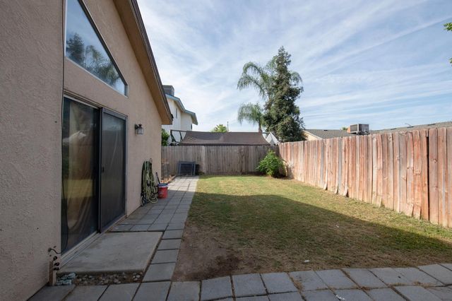 2609 N Hanover Avenue, Fresno, CA 93722