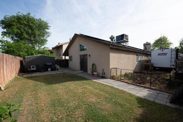 2609 N Hanover Avenue, Fresno, CA 93722