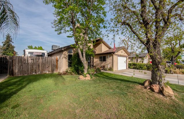 2609 N Hanover Avenue, Fresno, CA 93722