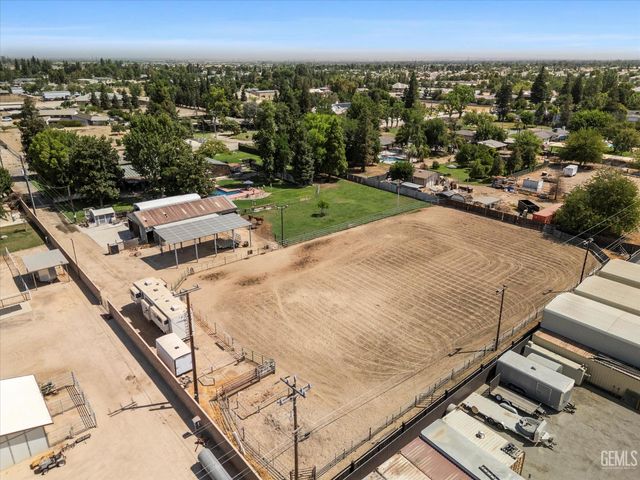 16451 Barton Lane, Bakersfield, CA 93314