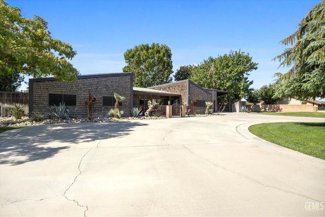 16451 Barton Lane, Bakersfield, CA 93314