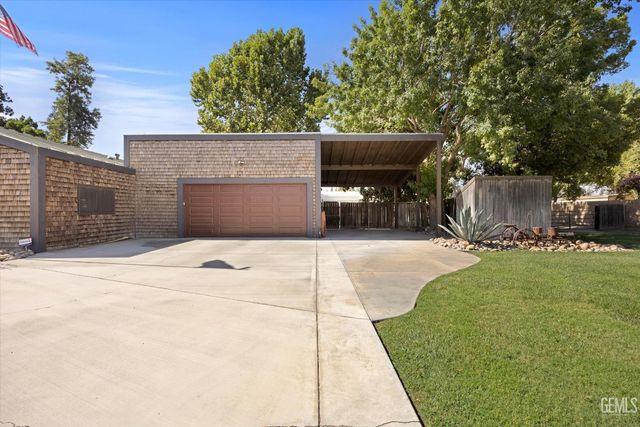 16451 Barton Lane, Bakersfield, CA 93314