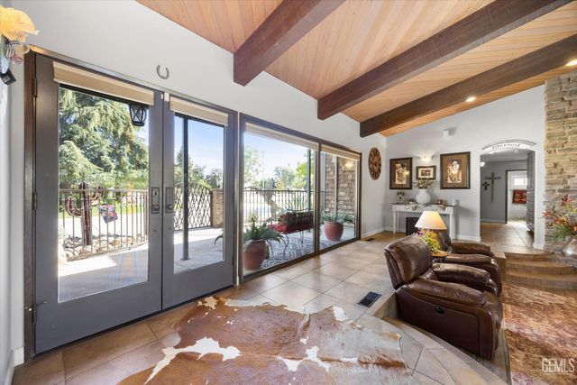 16451 Barton Lane, Bakersfield, CA 93314