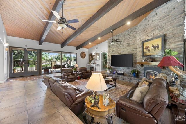 16451 Barton Lane, Bakersfield, CA 93314