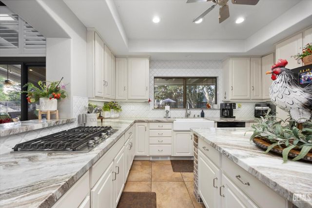 16451 Barton Lane, Bakersfield, CA 93314