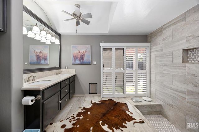 16451 Barton Lane, Bakersfield, CA 93314