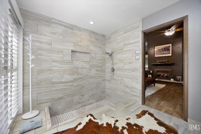 16451 Barton Lane, Bakersfield, CA 93314