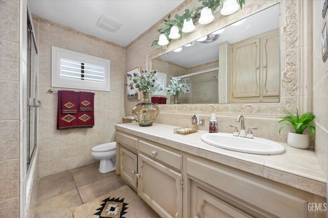 16451 Barton Lane, Bakersfield, CA 93314