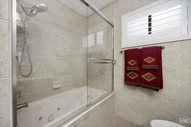 16451 Barton Lane, Bakersfield, CA 93314