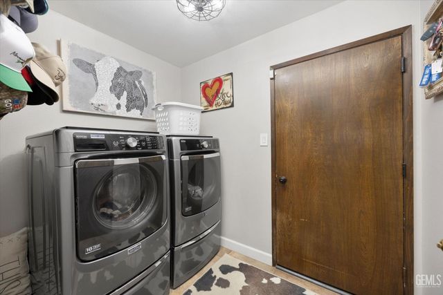 16451 Barton Lane, Bakersfield, CA 93314