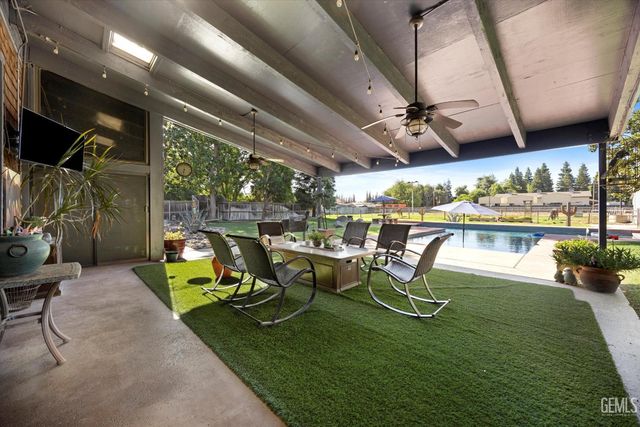 16451 Barton Lane, Bakersfield, CA 93314