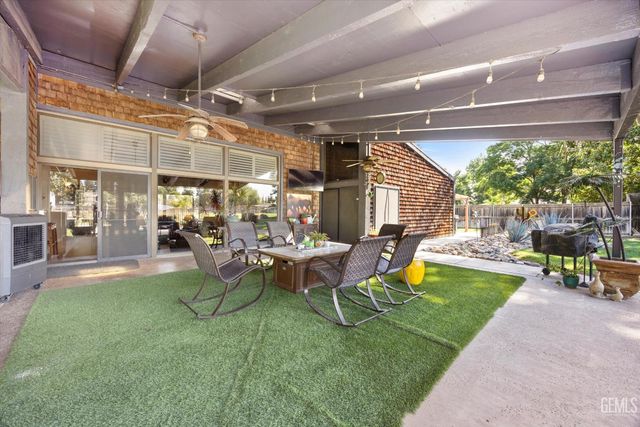 16451 Barton Lane, Bakersfield, CA 93314