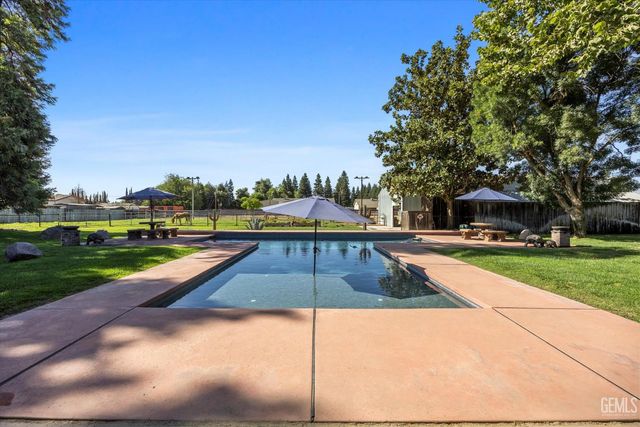 16451 Barton Lane, Bakersfield, CA 93314