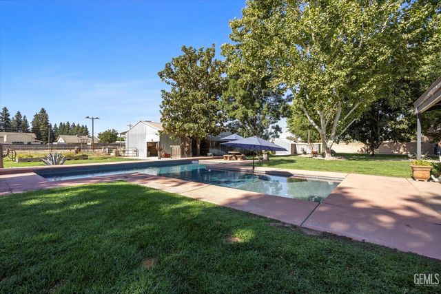 16451 Barton Lane, Bakersfield, CA 93314