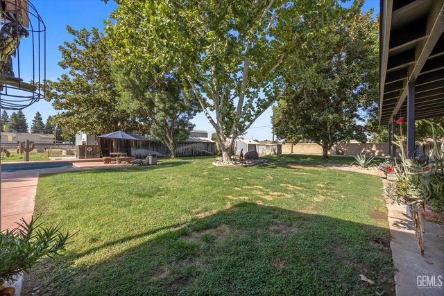 16451 Barton Lane, Bakersfield, CA 93314