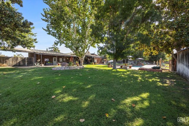 16451 Barton Lane, Bakersfield, CA 93314