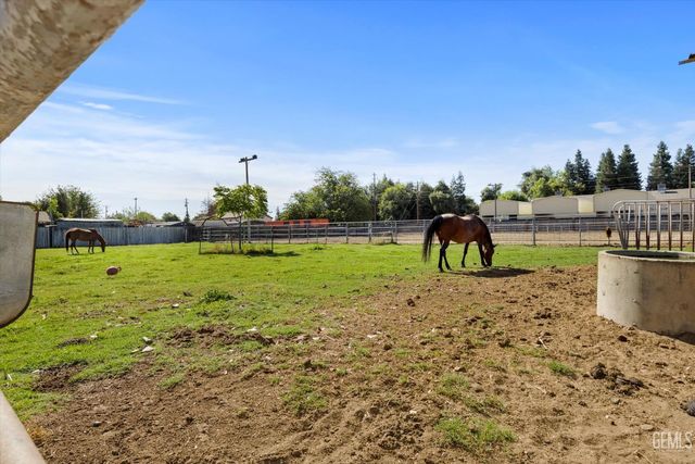 16451 Barton Lane, Bakersfield, CA 93314