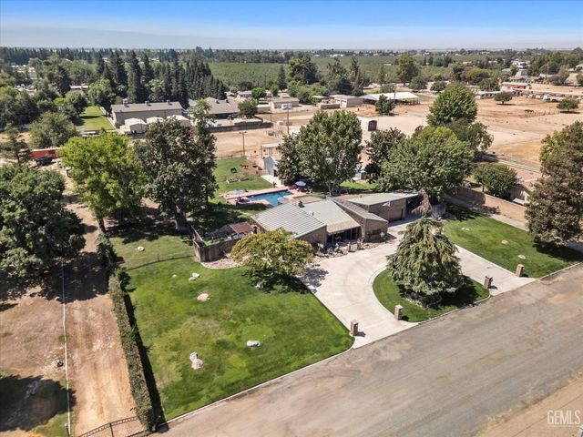 16451 Barton Lane, Bakersfield, CA 93314