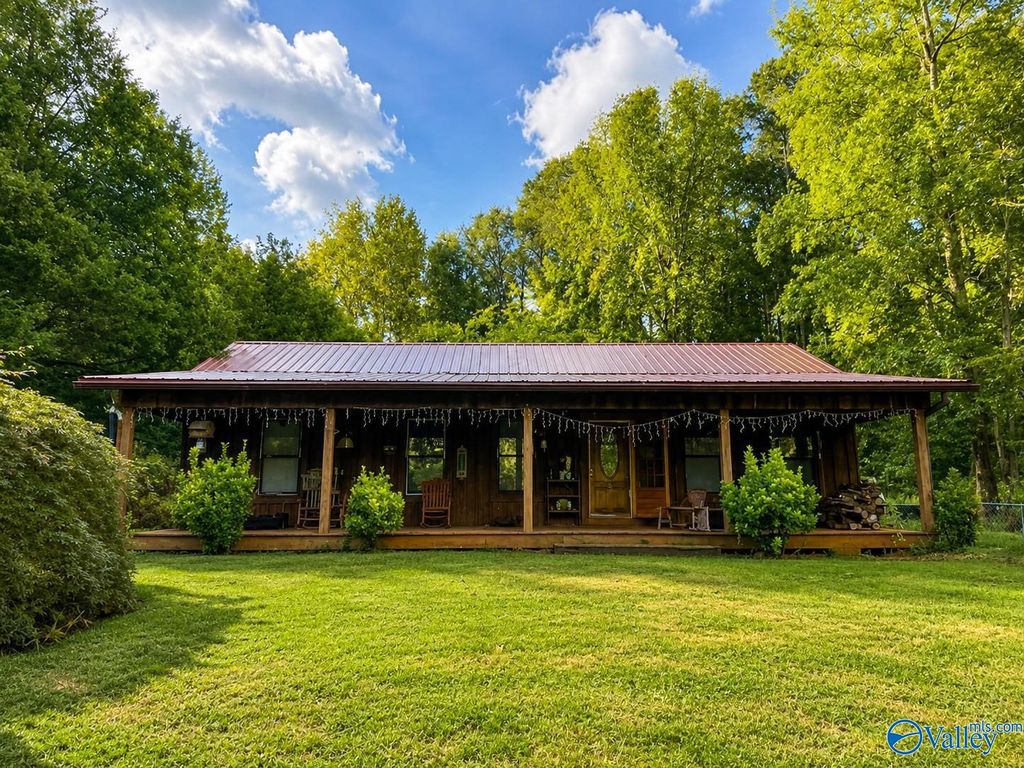 113 North Drive, Somerville, AL 35670
