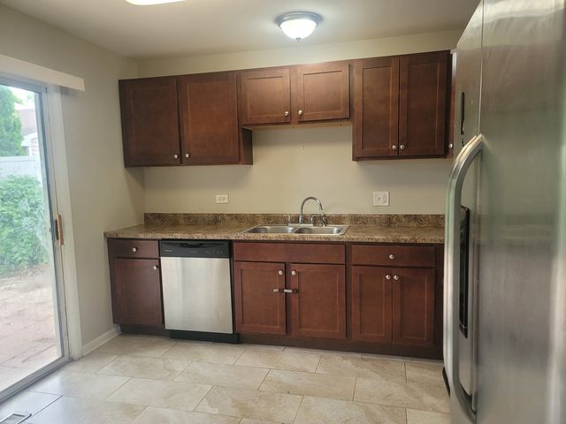 248 Waverly Drive, Elgin, IL 60120