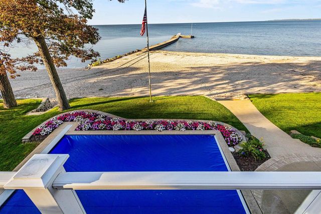 5881 SHORE ACRES ROAD, New Franken, WI 54229