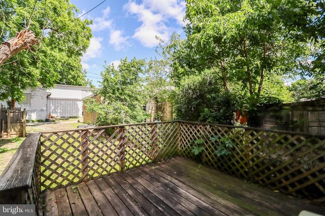 121 S WEST ST, York, PA 17401