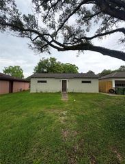 101 West St, Liberty, TX 77575
