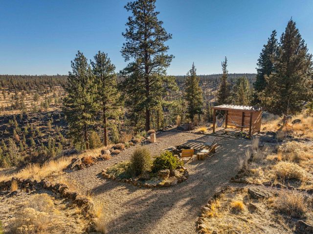 17725 Mountain View Road, Sisters, OR 97759