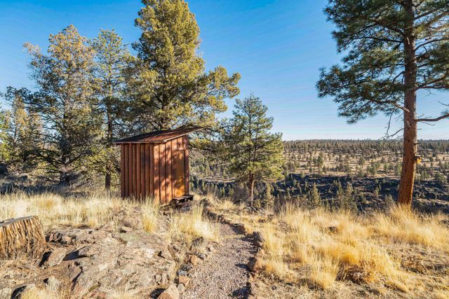 17725 Mountain View Road, Sisters, OR 97759