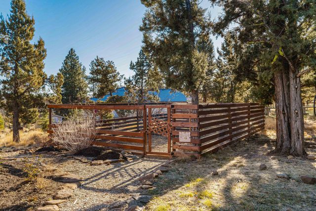 17725 Mountain View Road, Sisters, OR 97759