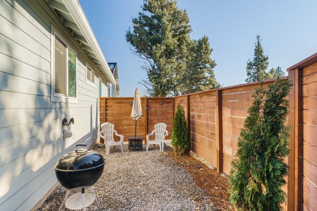 17725 Mountain View Road, Sisters, OR 97759