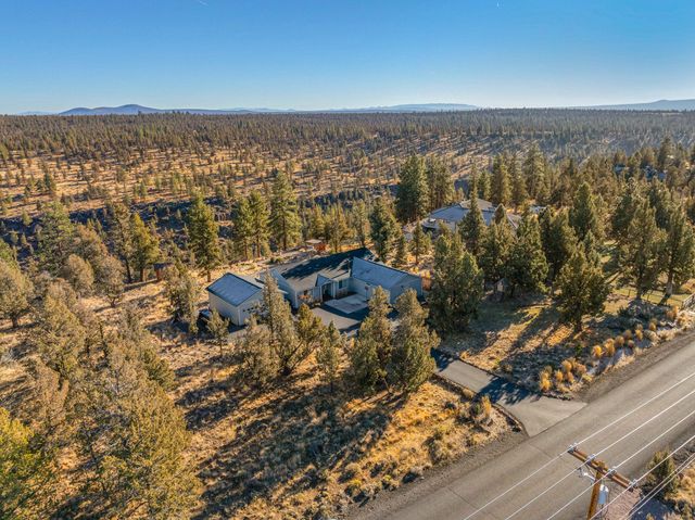 17725 Mountain View Road, Sisters, OR 97759