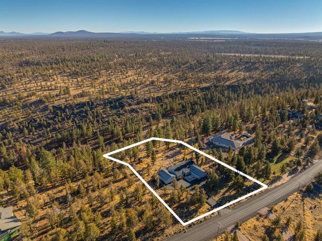 17725 Mountain View Road, Sisters, OR 97759