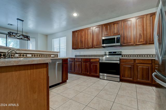 13643 W Country Gables Drive, Surprise, AZ 85379