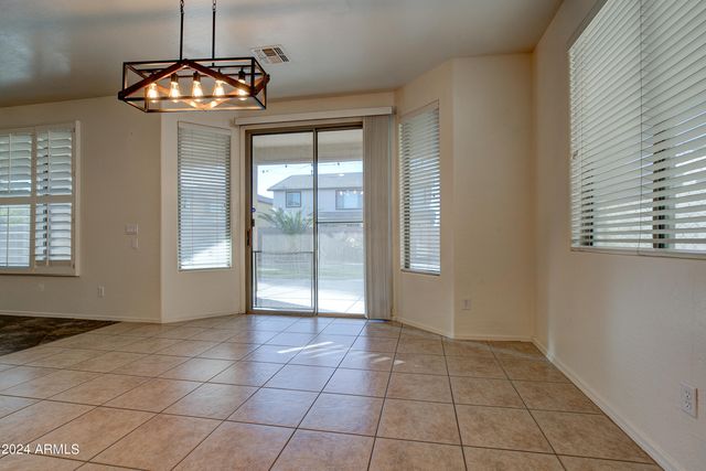 13643 W Country Gables Drive, Surprise, AZ 85379