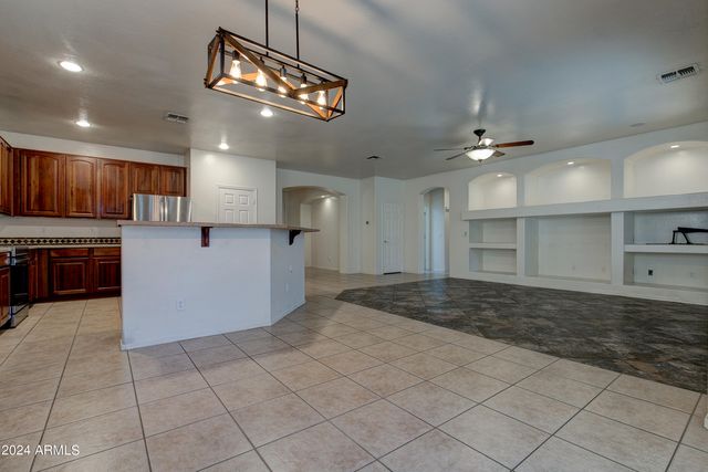 13643 W Country Gables Drive, Surprise, AZ 85379