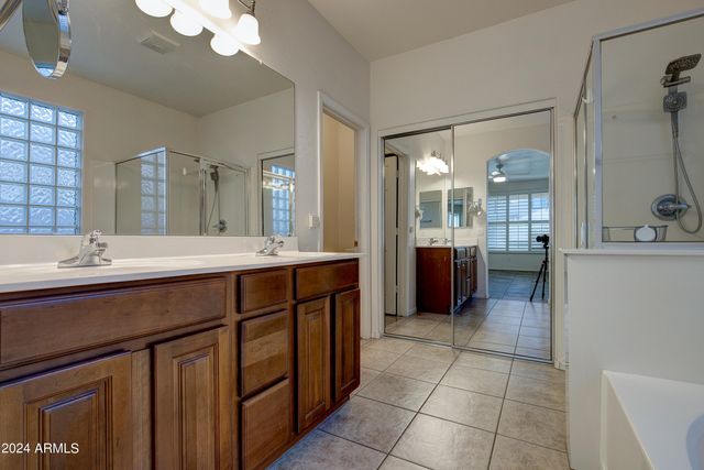13643 W Country Gables Drive, Surprise, AZ 85379