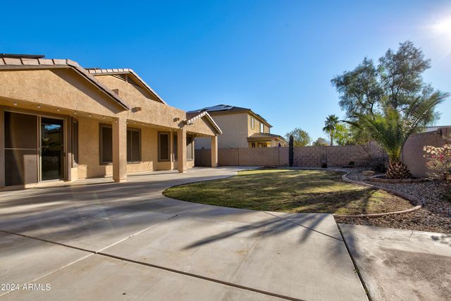 13643 W Country Gables Drive, Surprise, AZ 85379